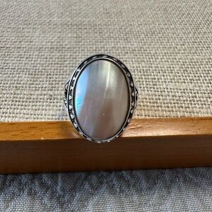 Elegant Sterling 925 Silver and Mother of Pearl Ring Size 9